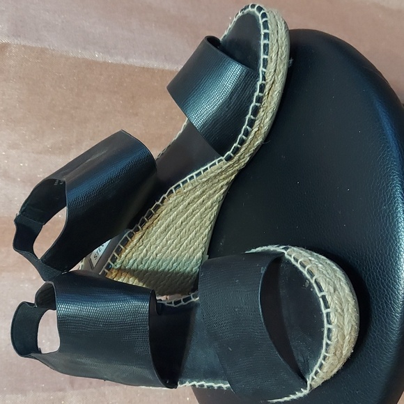 Steve Madden Black wedge shoes - Picture 2 of 5